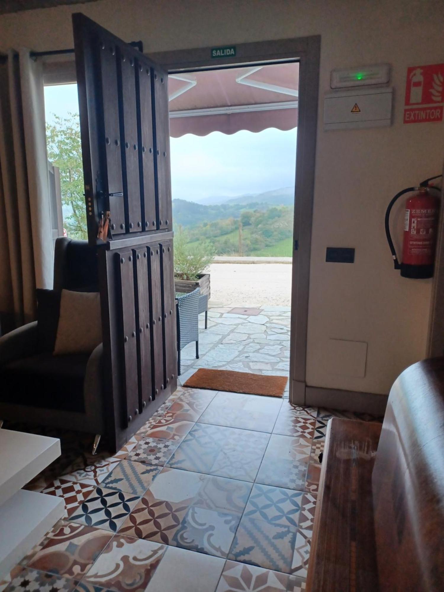 Apartamentos El Llanin Кангас-де-Онис Номер фото
